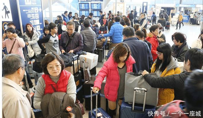 中国游客的4大旅行特征,非常怪异,让老外们百思不得其解