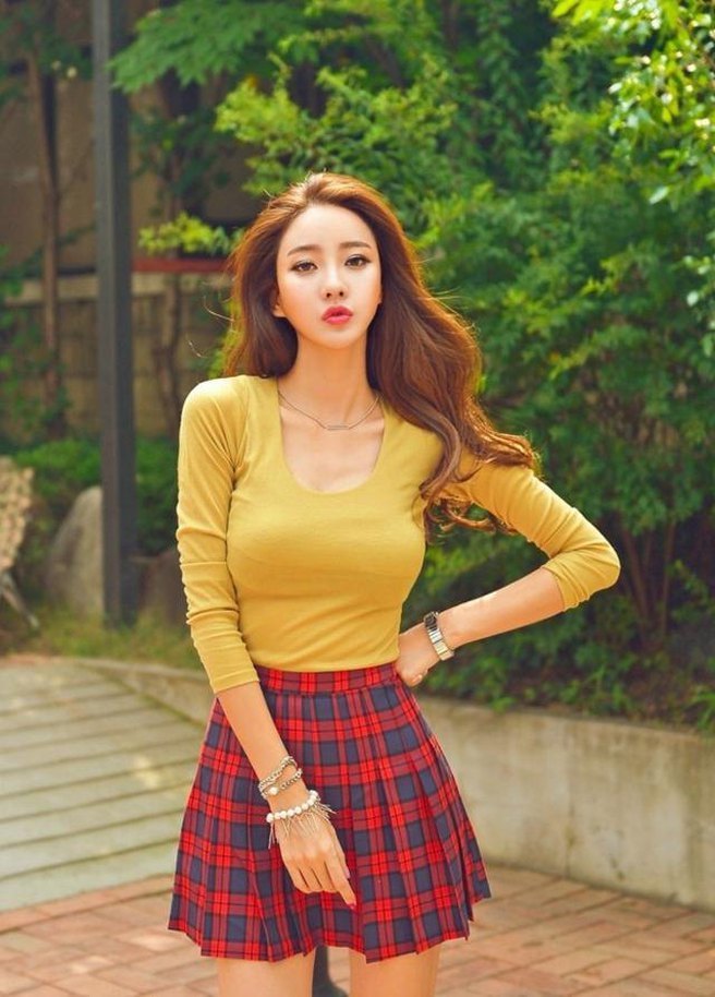 街拍：小姐姐个个亭亭玉立，穿上了喜欢的A字裙不怕来阵大风?