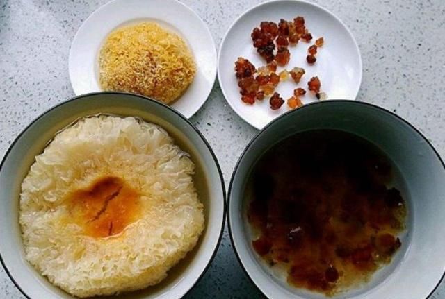 『桃胶』它是“天然玻尿酸”,除皱嫩肤,就算40岁,常吃皮肤水嫩如少女