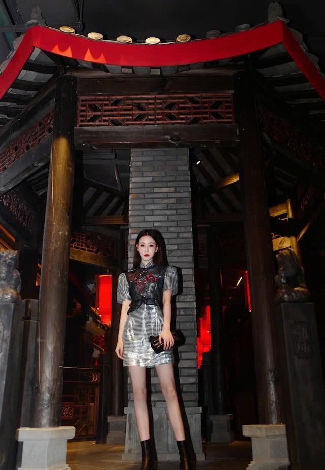  色彩■春夏学会色彩搭配：穿得好才时髦显气质