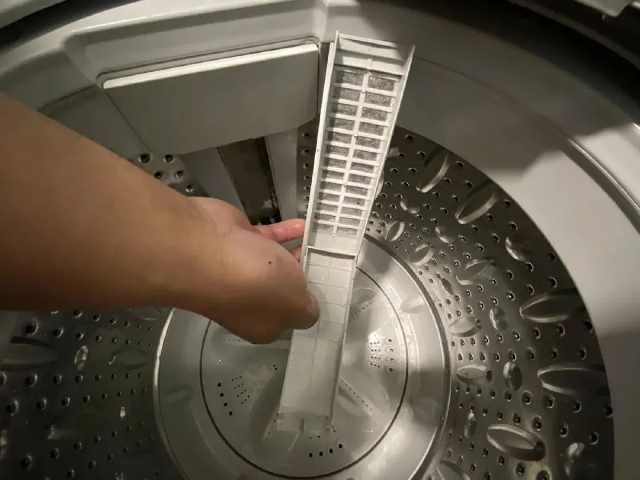  #洗衣服#你一直在「污水」里洗衣服！家用洗衣机有多脏，我们拆开给你看
