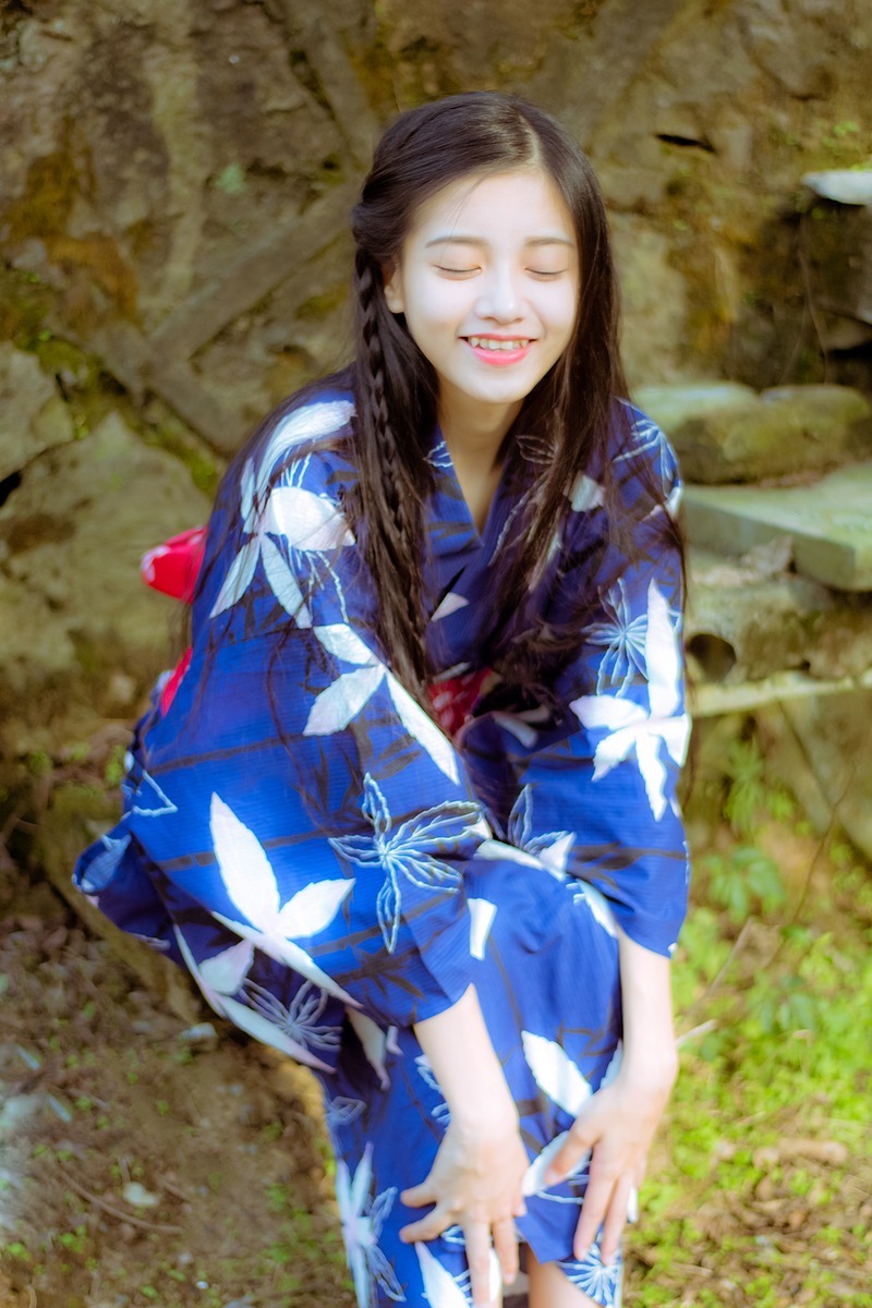 90后马尾辫美女和服写真