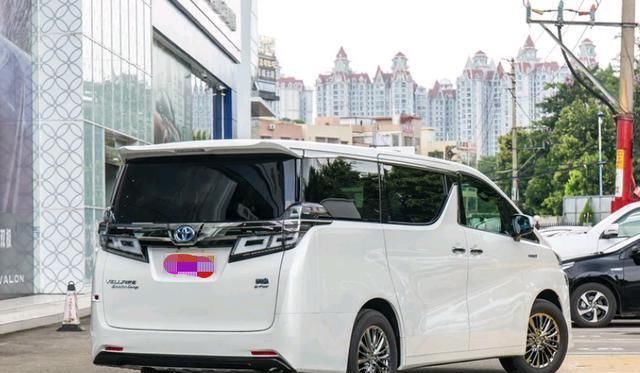 『豪车』低调奢华大七座豪车，2.3吨油耗7.1L，双侧电滑门，全系四驱