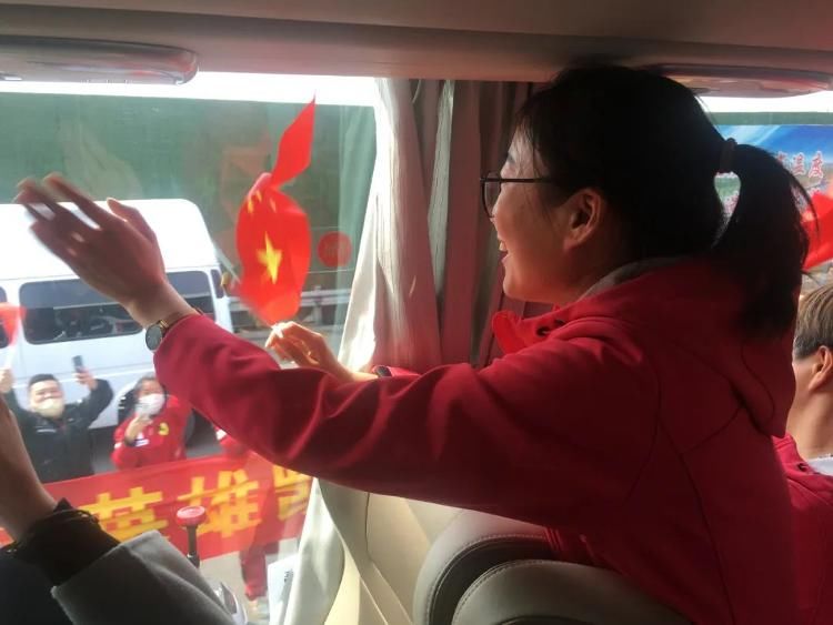 #迎接#全城瞩目！刚刚，英雄到家了！日照“最高礼遇”迎接！
