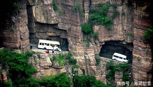 中国最作死的景点，村民靠“宰客”年入百万，现坐吃山空无人去