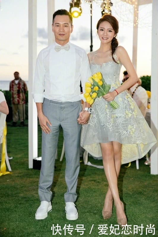 安以轩终于开窍，背心内只穿一件裹胸，这怕是颜值巅峰了！