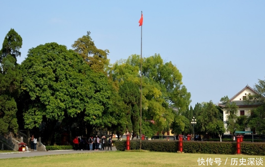 国内一师范大学，建造在5A景区内，入场门票100元