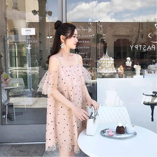 今年巨火的：淑女裙，比旗袍还洋气，8090后穿时髦翻翻