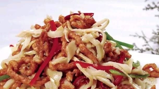  #腐竹#美食推荐：五花肉炒腐竹，干煸鱿鱼须，蚝油嫩豆腐，肉丝尖椒