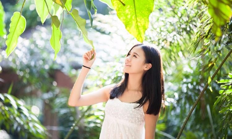  「肩颈线」女生斜方肌大导致溜肩？建议从这两方面调整，带你塑造漂亮肩颈线