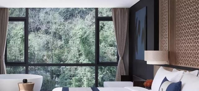 “藏”在广西阳朔的这个酒店,被一群人“搞”成了仙境