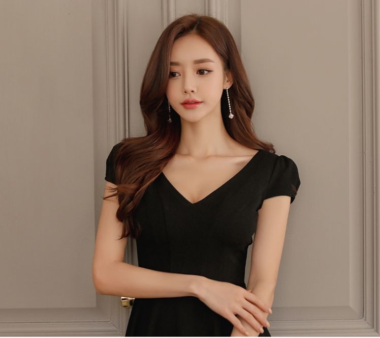 我的天~忒好看了!老婆居然买这种露背沙滩裙，穿上又白又嫩