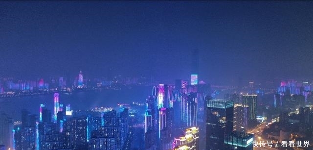2019即将走入历史，用这段夜景留下瞬间的武汉