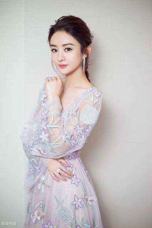 赵丽颖穿三角裤照片曝出,高调公布恋情,网友:没想到是他