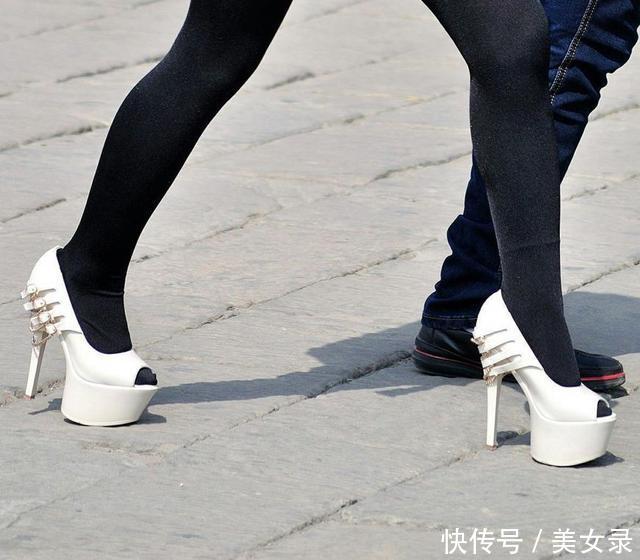 街拍美女们又爱又恨的恨天高,看看美女与高跟