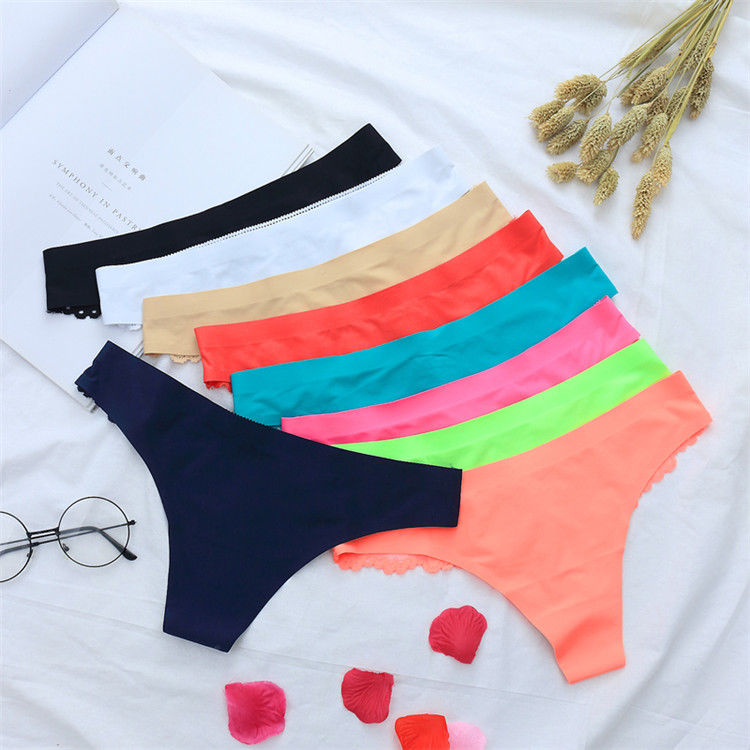 老婆在家穿这些三角裤，展现她优美身段，让我好想去抱住她