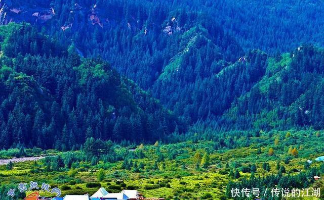 张掖：祁连山秋色如画 游客流连忘返