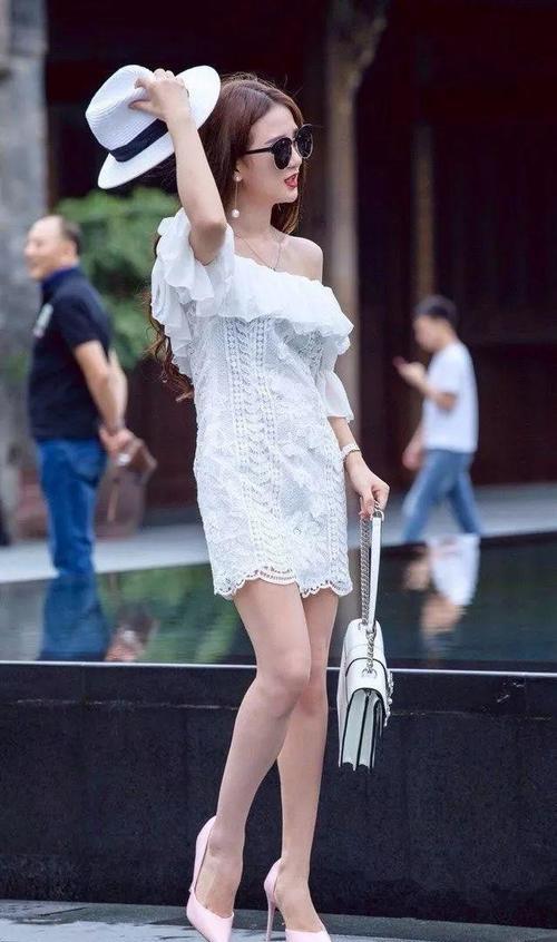 街拍：一排长腿美腿如玉高挑妹纸真是亮瞎眼了