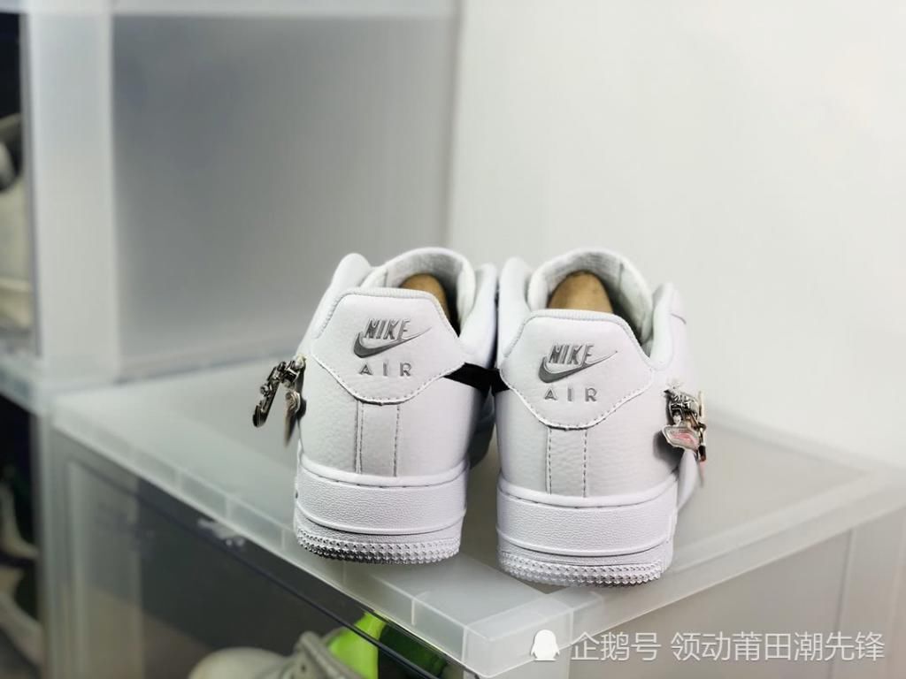  [风格]在高中年代，穿这种换钩风格的鞋子一定会有很多女生追吧