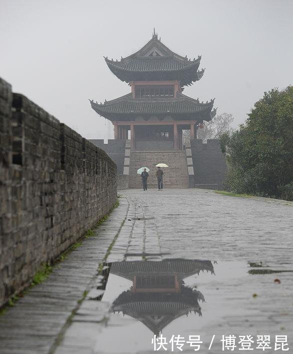  江西：江西人口最多面积最大的地级市，就是车牌别扭