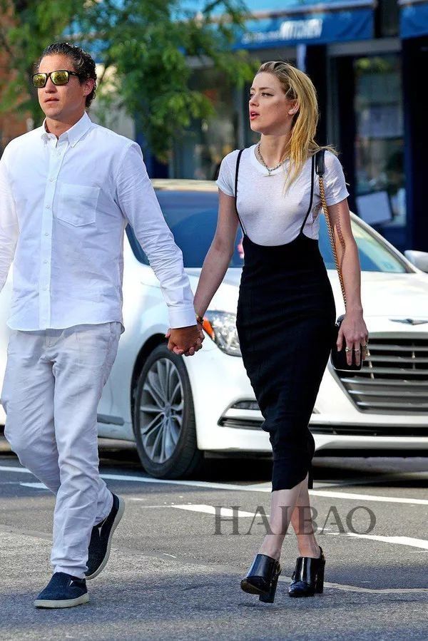 好看| 各种场合都能Hold住的“Tee+过膝裙”，包你时髦一整夏!