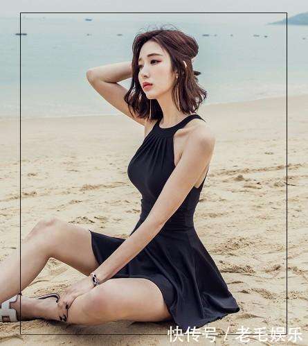 清雅秀丽的小姐姐, 肌肤水嫩白皙, 凸显迷人的女人韵味!