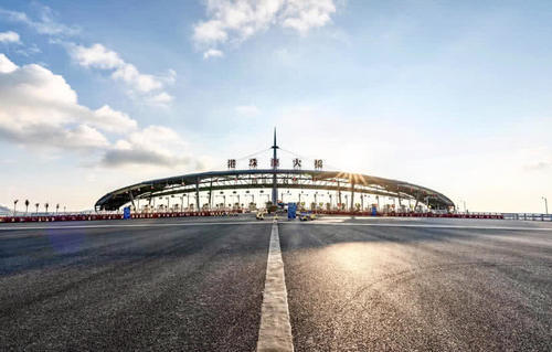 港珠澳大桥已成“摆设”？桥上私家车越来越少，老司机说出实情！