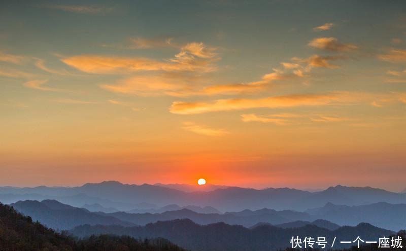 秦岭深处的这座小城，满足了我对秋天所有的幻想