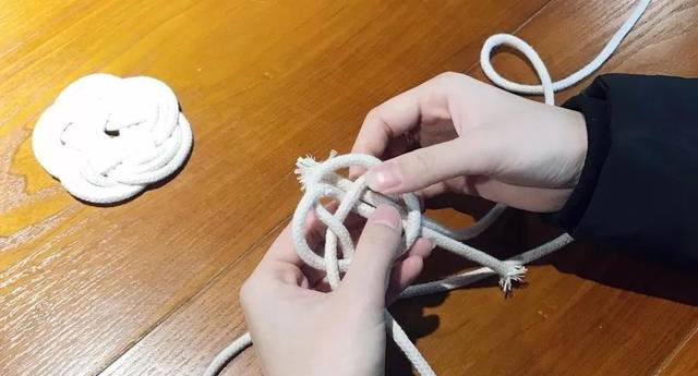 『编绳』结绳编织DIY,棉绳就能编个好看又实用的杯垫,编绳附教程!