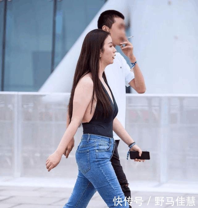 时尚新颖装扮, 国内小姐姐敢穿的行为在老人眼里是不要脸!