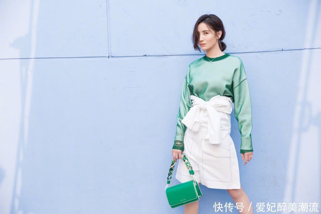 宋佳这款刘海厉害了！直接遮住了她百分之80的脸，比我巴掌还小！