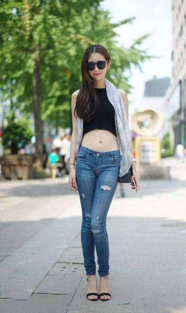 街拍：偶遇高个子大长腿美女小姐姐，一个比一个颜值高！