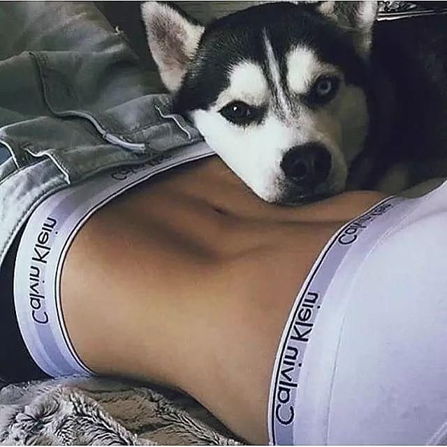 有马甲线的姑娘就是很招人喜欢