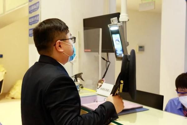  『高铁』每人一个大礼包！高铁司机间休室，欢迎武汉兄弟归来！