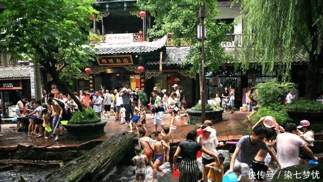 成都向南，无法抗拒黄龙溪戏水！