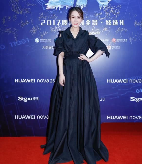 马苏有颜值就是不一样，睡衣都穿出高级感来，让人不佩服都不行！