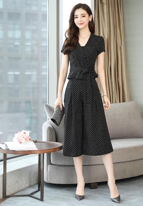 比裙子洋气百倍的套装，优雅又迷人，高挑显身材最适合80后女人