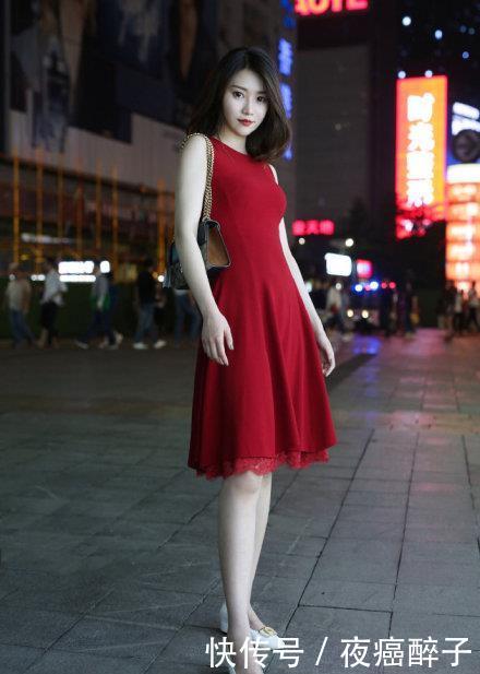 「 开篇」街拍开篇，节拍女神：春天到了