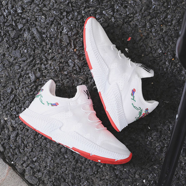 我就奇怪了，为什么女人都喜欢出小白鞋，看完才明白了