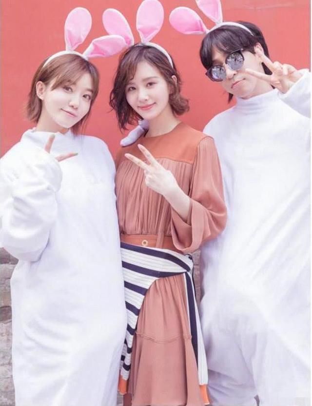 刘诗诗开启高跟鞋潮流，网友：外面那个塑料袋是什么，不怕摔倒