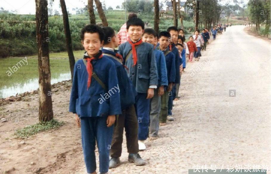  胡子■山是一座城 城是一座山1985年的山城重庆