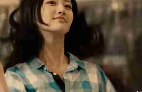 景甜穿深V领连体裤耍酷, 网友: 我只关心她穿这样怎么上厕所