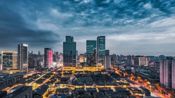 中国最有希望晋级一线的2个城市：1个公认强大，1个却被小看