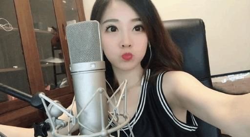 抖音女神黑料再被扒，明明是老板装打工妹博同情，网友：真恶心