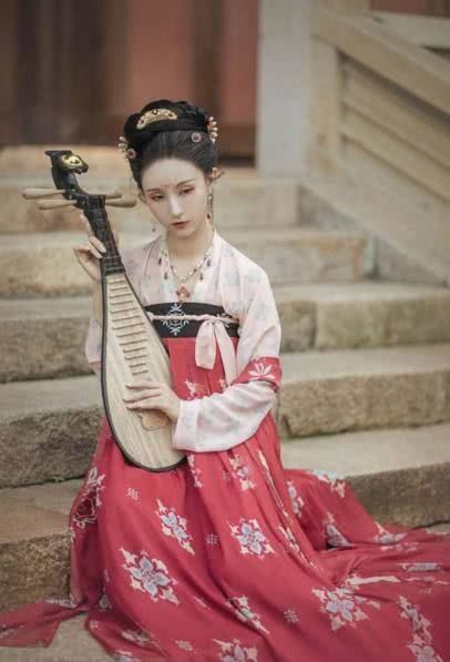  「胸襦裙和」汉服萌新必备科普：齐腰襦裙一片式与两片式怎么穿？如何区分