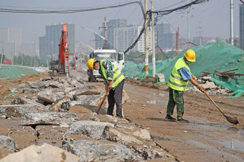  化工路改|两车道拓宽为六车道，化工路扩建年底完工