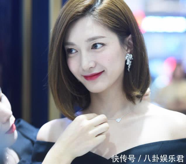 林允不涂口红，baby不涂口红，江疏影没了红唇，差异最大是她