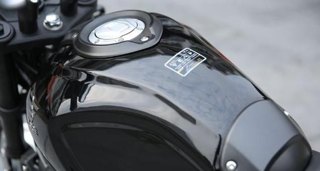  当下最为流行■最“个性”国产复古车，四气门水冷+博世电喷，功率19.3kw，1.8万