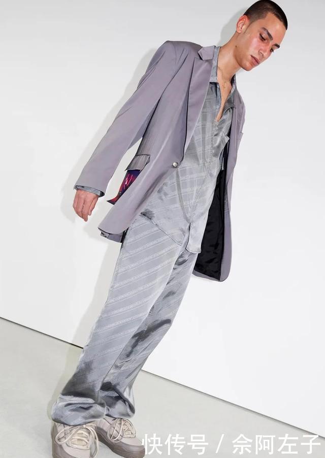 时尚圈:为何那么多明星今年都在穿「矮子乐」?