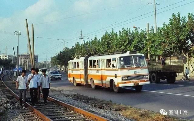  「调整」上海这条公交线竟有过那么多名字，线路曾发生多次调整，如今变成了……